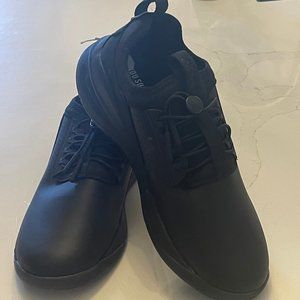 New! CLOVE All Black Option Clove Classic Size 7 NWOT
